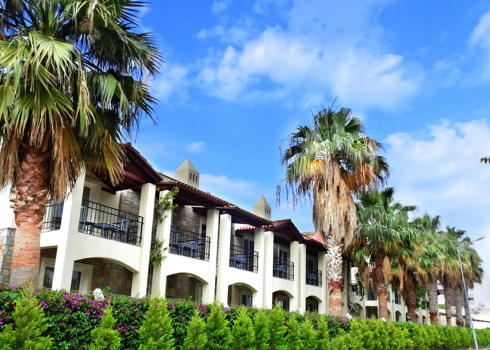 Tiana Beach Resort Тургутрейс Экстерьер фото