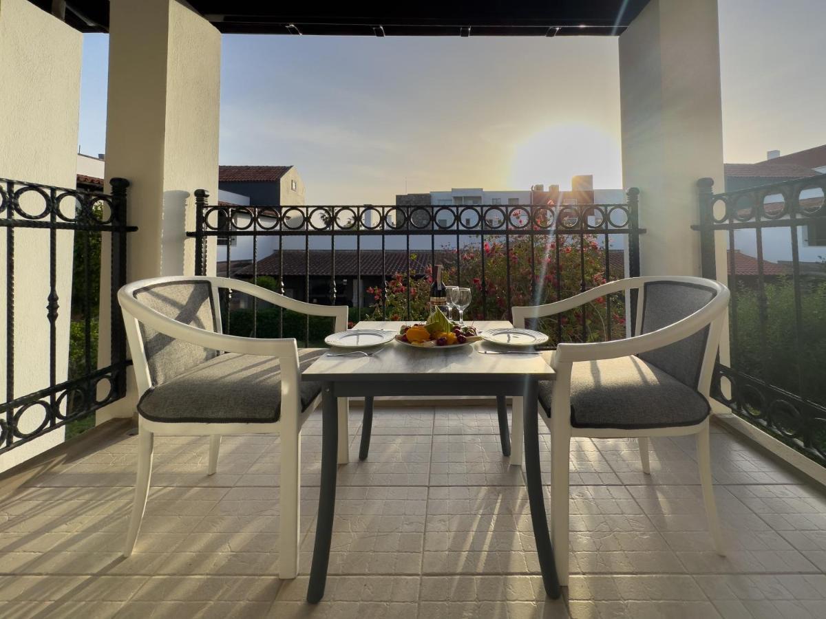Tiana Beach Resort Тургутрейс Экстерьер фото