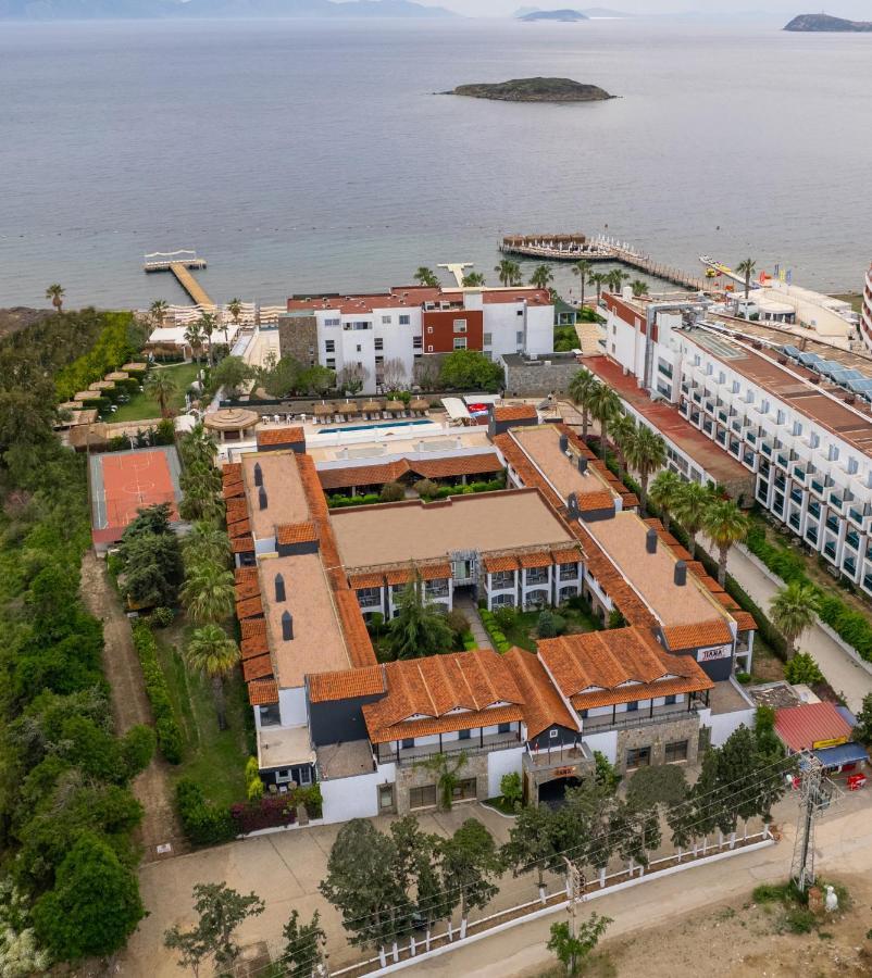 Tiana Beach Resort Тургутрейс Экстерьер фото