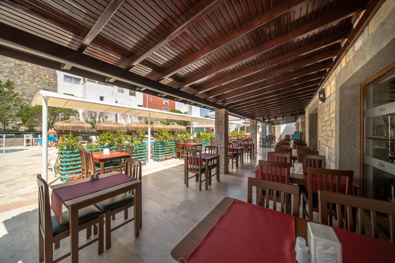 Tiana Beach Resort Тургутрейс Экстерьер фото