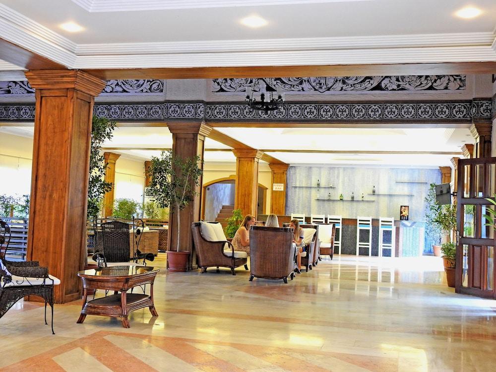 Tiana Beach Resort Тургутрейс Экстерьер фото