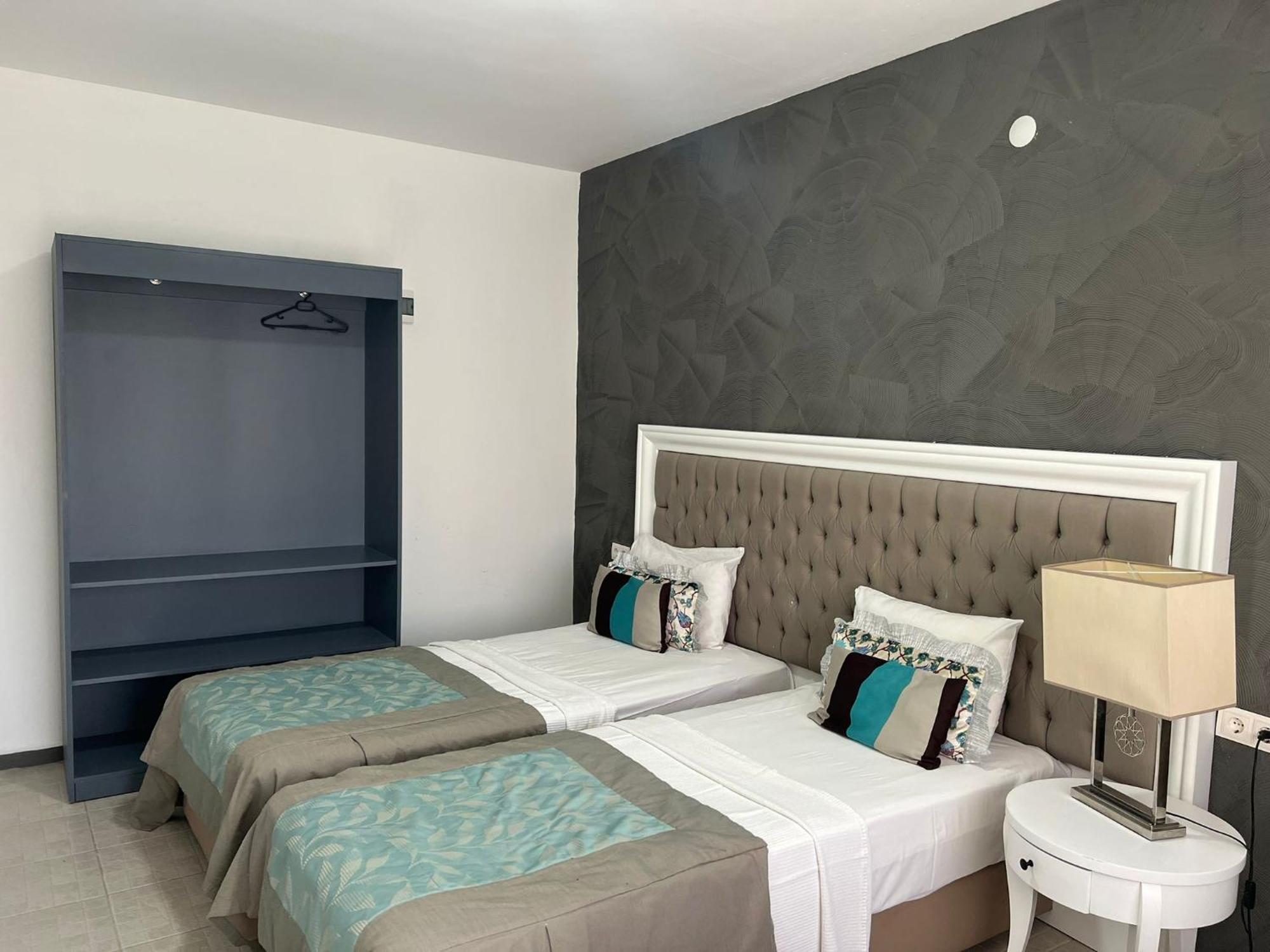 Tiana Beach Resort Тургутрейс Экстерьер фото